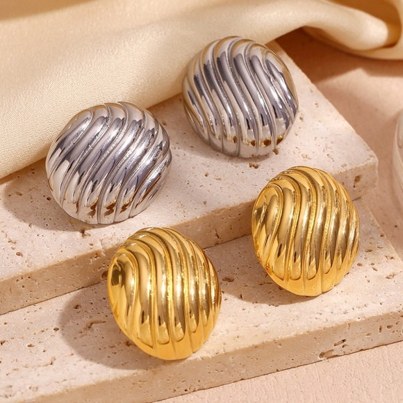 24K Gold Statement Earrings*Waterproof*Sweatproof*Tarnish Free - Picture 5 of 5